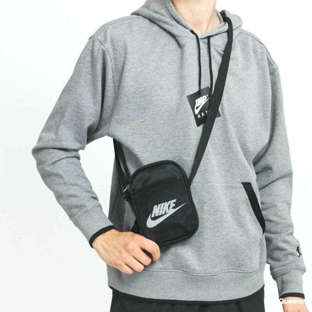 Nike Heritage Black #Color_Black