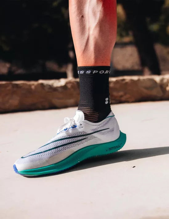 Pro Marathon Socks V2.0 - Black White Medias COMPRESSPORT