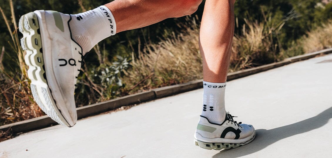Compressport Pro Marathon Socks White/Black #Color_White/Black