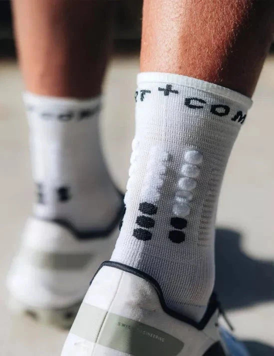 Compressport Pro Marathon Socks White/Black #Color_White/Black
