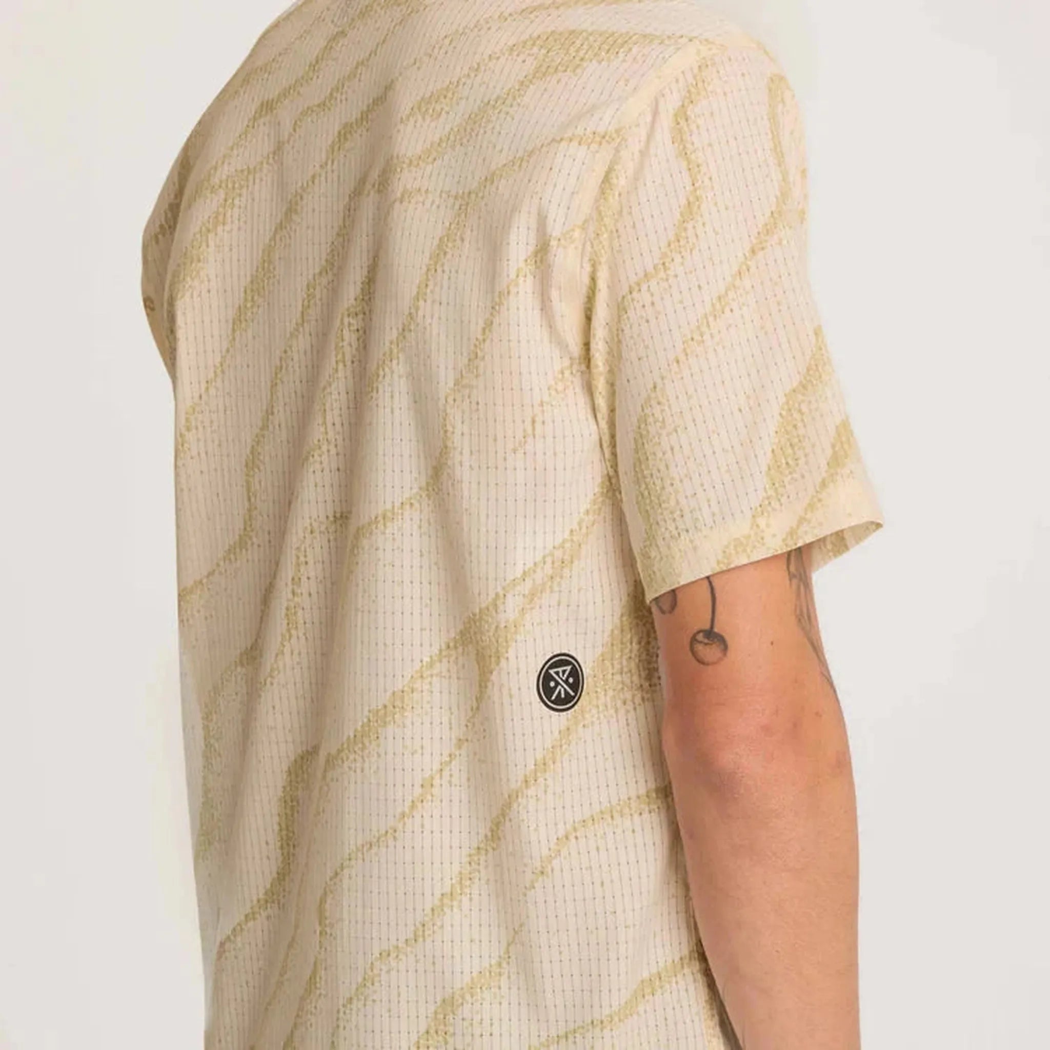 ROARK BLESS UP TRAIL BUTTON UP SHIR Camiseta ROARK