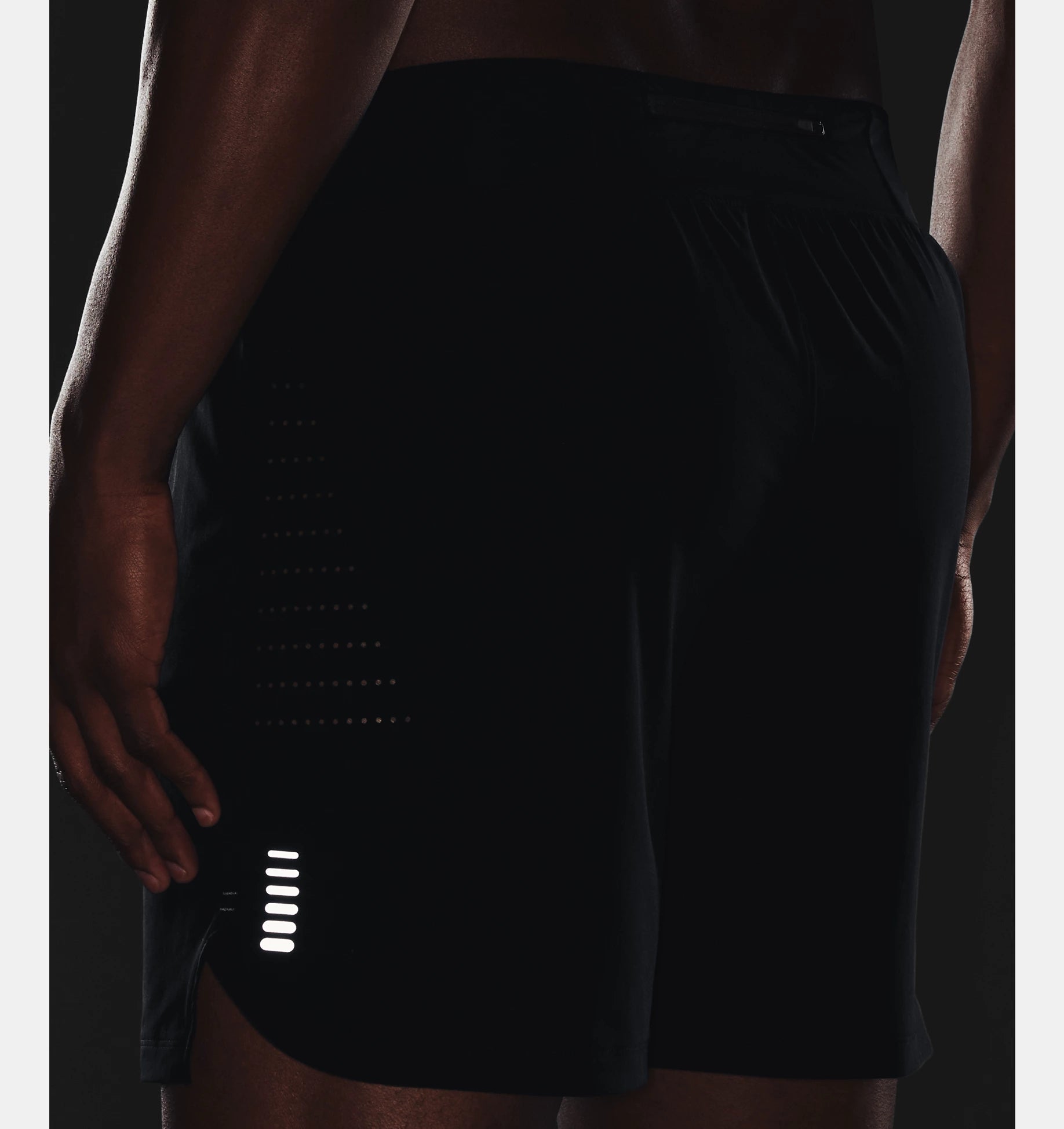 UA SPEEDPOCKET 18 CM SHORT UNDER ARMOUR