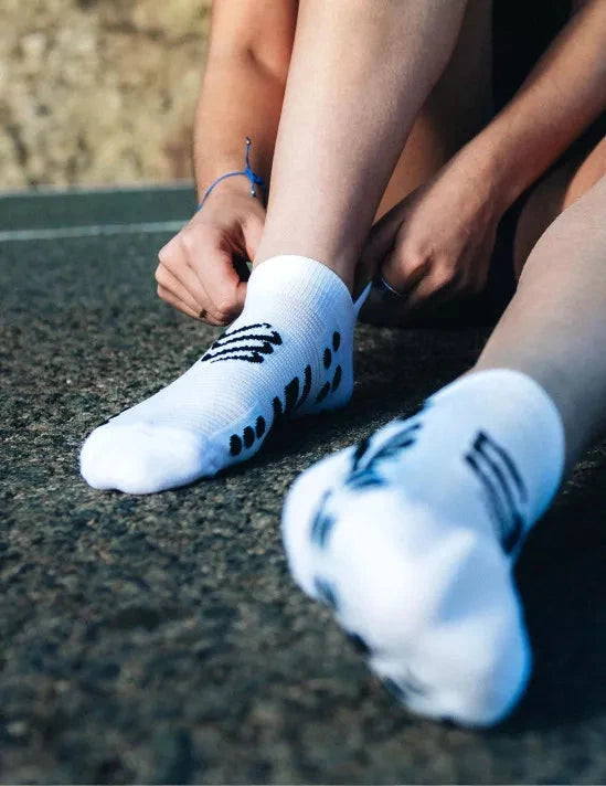 COMPRESSPORT PRO RACING SOCKS V4.0 ULTRALIGHT RUN LOW (Copia) Medias COMPRESSPORT 