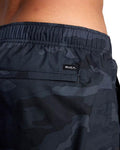 YOGGER IV ATHLETIC SHORTS 17" CAMO/BLACKGREY Short RVCA 