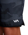 YOGGER IV ATHLETIC SHORTS 17" CAMO/BLACKGREY Short RVCA 